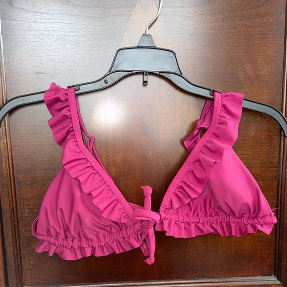 Bundle of 4 Bikini Tops - Picture 2 of 15